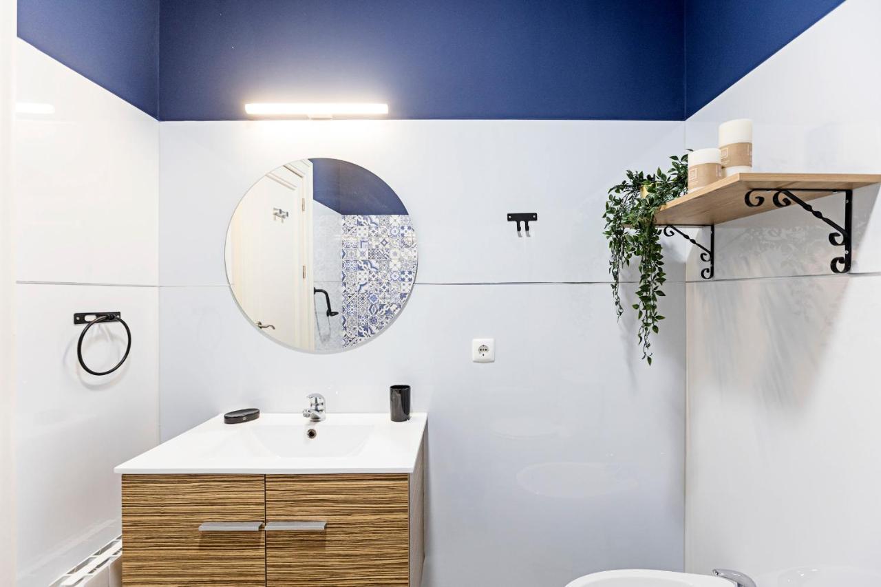 Lovelystay - Aurora Heights Apartment Porto Buitenkant foto